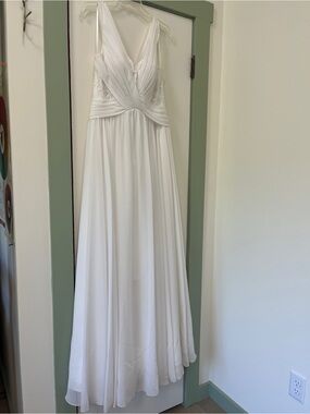RUNS SMALL Elegant White V-Neck Chiffon Wedding Dress